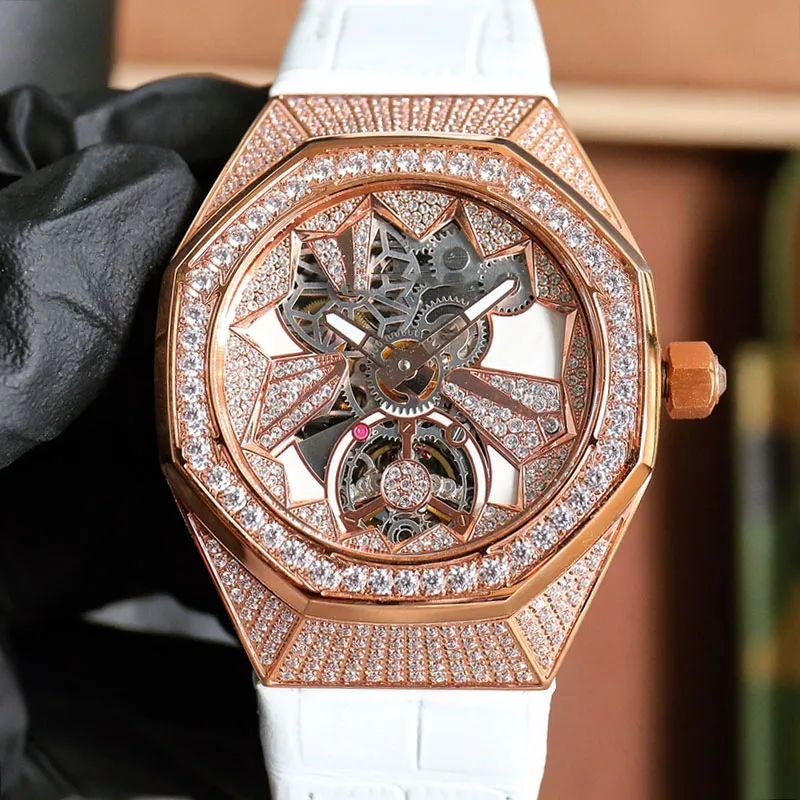 Diamond Mens Watch Mouvement mécanique automatique Montres de 42 mm Brotte en cuir saphir Classic Wristwatch Montre de Luxe