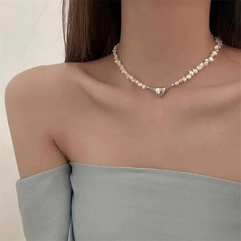 Chokers Korean Fashion Pearl Chain Halsband Kvinnor 2023 Trend smycken hjärtformad hänge halsband Bridal engagemang D240514