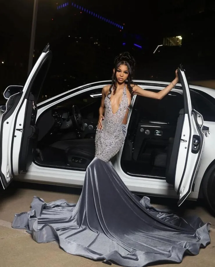 Silver Grey Sparkly Evening Pageant Dress with Trumpet Silhouette and Jewel Neckline for Black Girl Prom Gala from Dhgate Prom Dresses - price 194.98 Silver Grey Sparkly Evening Pageant Dress with Trumpet Silhouette and Jewel Neckline for Black Girl Prom Gala from Dhgate Prom Dresses - price 194.98