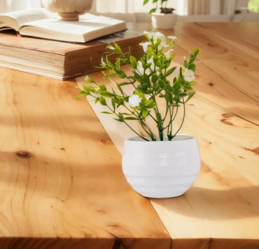 Flores decorativas Mini plantas artificiais de aloe ousai pequeno maconha de árvore simulada Mesa de escritório em vasos de ornamentos de decoração de casa acessória