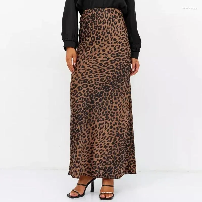 Jupes Sexy Leopard Imprimerie maxi robe pour les femmes d'été 2024 Skinny haute taille élastique Smooth lisse Long Woman