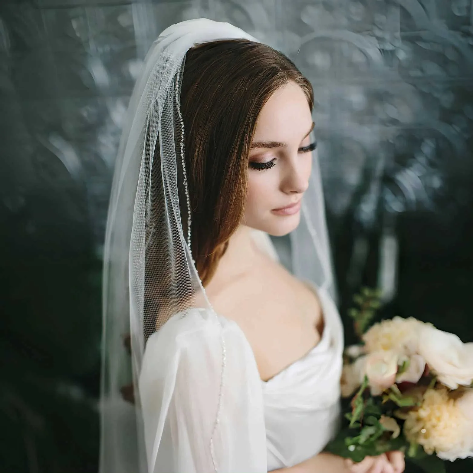 Haarschmuck Brautschleier Kristallperlen 1-stufig Hochzeitsschleier Strass Perlenbesatz Weicher Tüll mit Kamm Kathedrale_voghion.com