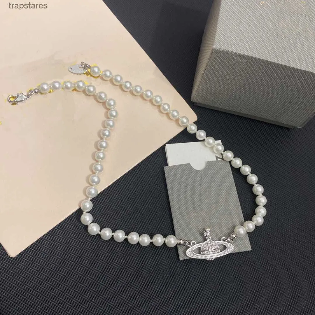Modemärkesdesigner hänge halsband brev viviane chokers lyxiga kvinnor smycken metall pärlhalsband cjeweler westwood för kvinnokedja 539 ojw4
