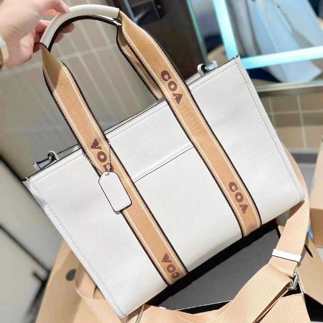 Luxury Smith Outdoor Travel Bot Bag Top Hands Coache Spalla da donna Crossbody Weekend Shopper Designer Bag Man Sport Borsed Lady Ascro Clutch Clutch Vanity Bags