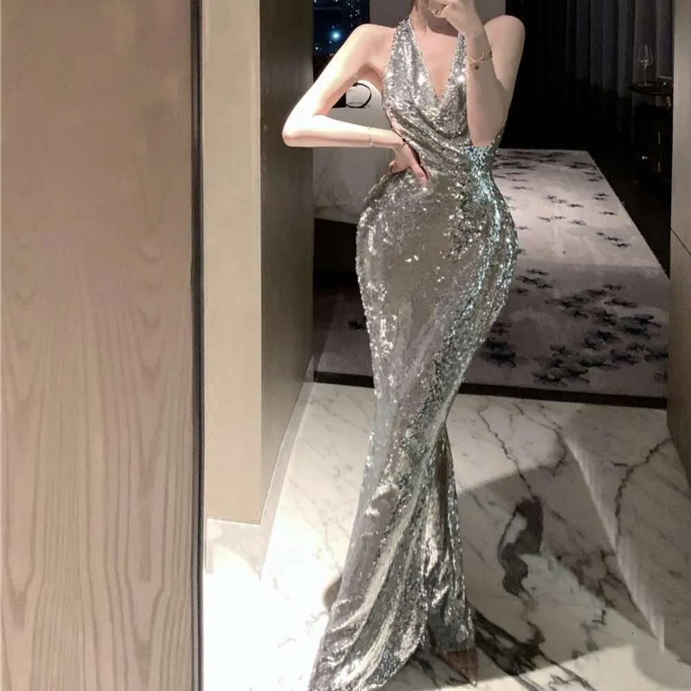 Été français Deep V Silver à paillettes de hanche enveloppées avec une robe de cou de luxe légère