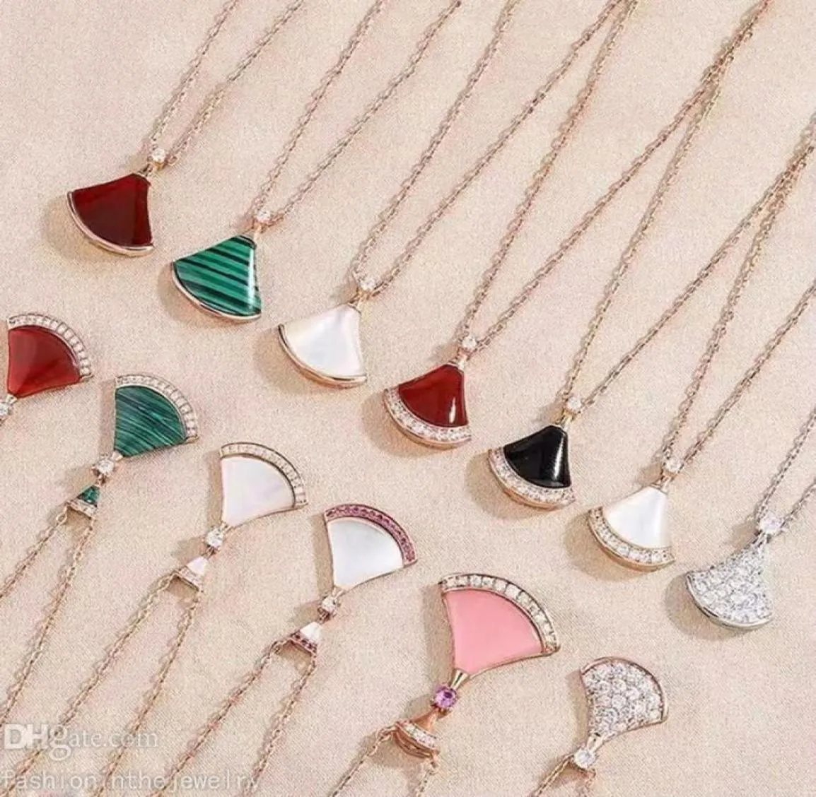 Fanshaped Pendant Necklace Designer Jewelry luxury skirt Necklaces for Women girlfriend rose gold Black white green red pink diam6942027