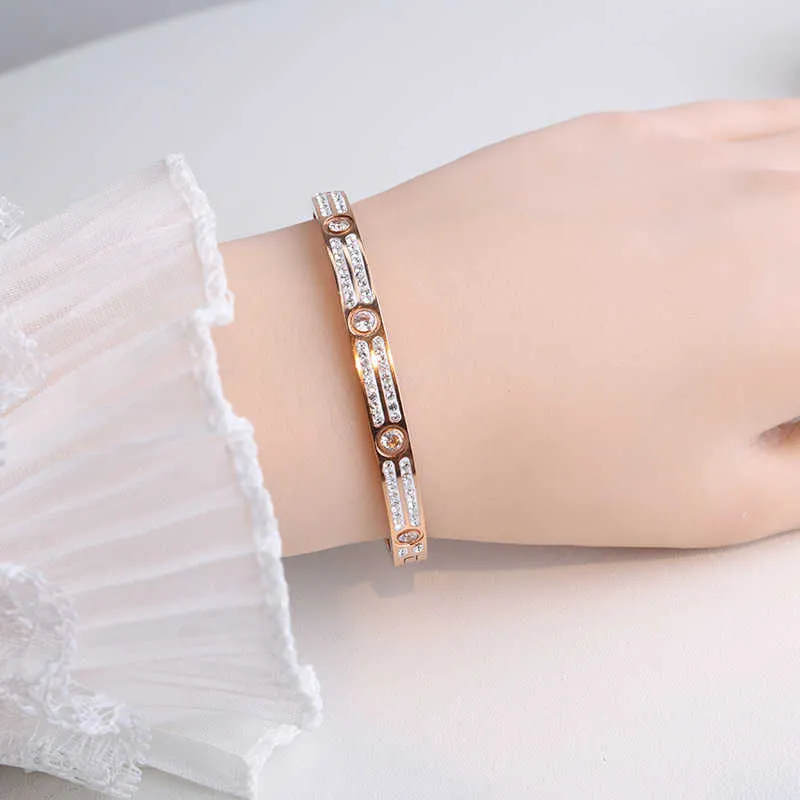 Armband geschenk voorkeur populair merkarmband volledige clasp vrouwelijk temperamentlicht luxe met origineel logo cartter