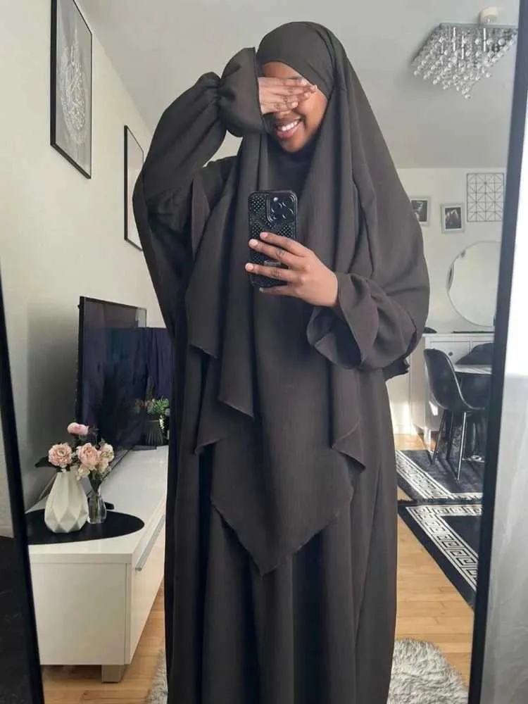 Abaya garment sales