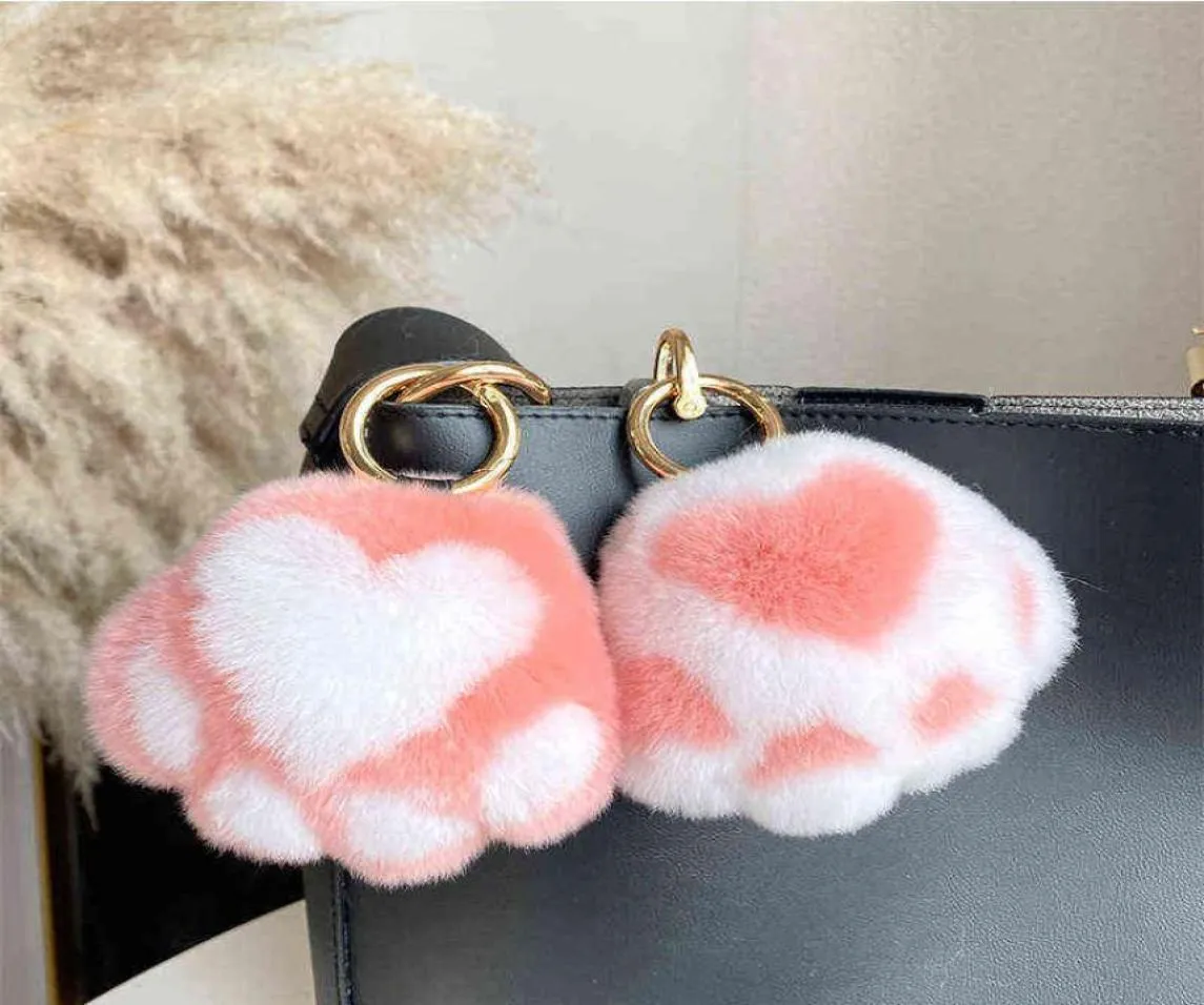 2021 Women Car Key Pendant Mink Fur Cat Paw Toy Keychain Cute Bag Charm Ornaments Soft Pompom Plush Cute Bear Claw Key Rings H11269389068