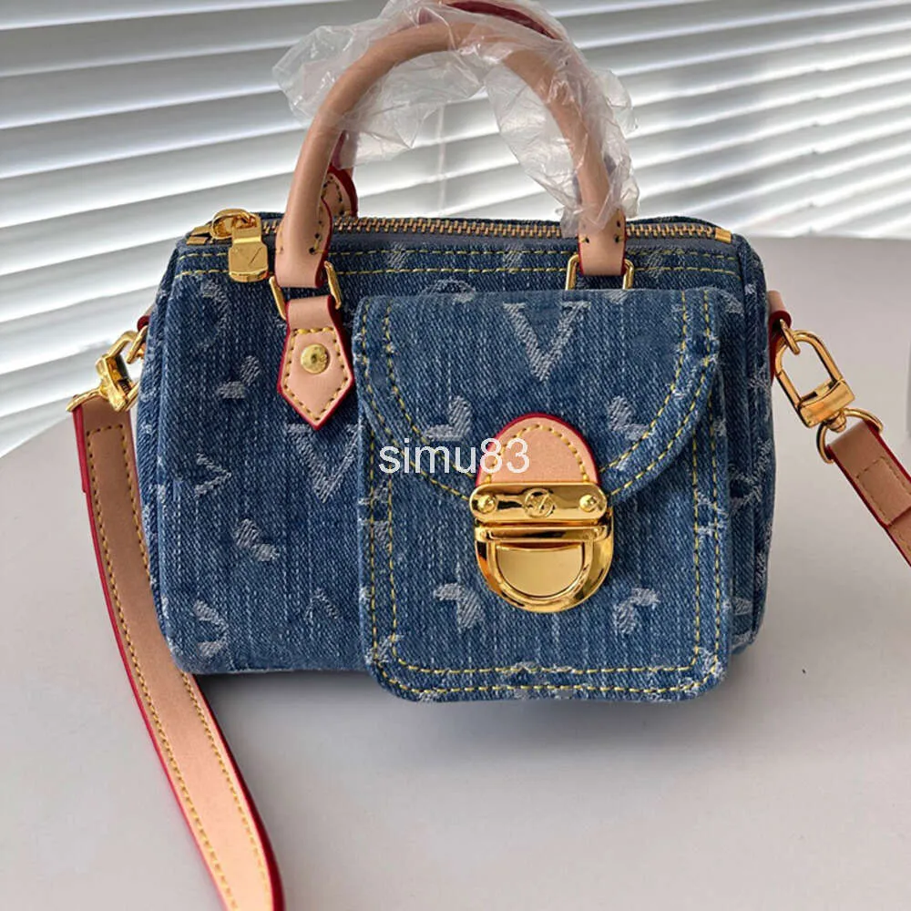 Berömda gamla blommor lyxiga kvinnliga designer crossbody väska franska helt mode nya damkudde axel handväska högkvalitativ lady denim messenger tote väskor