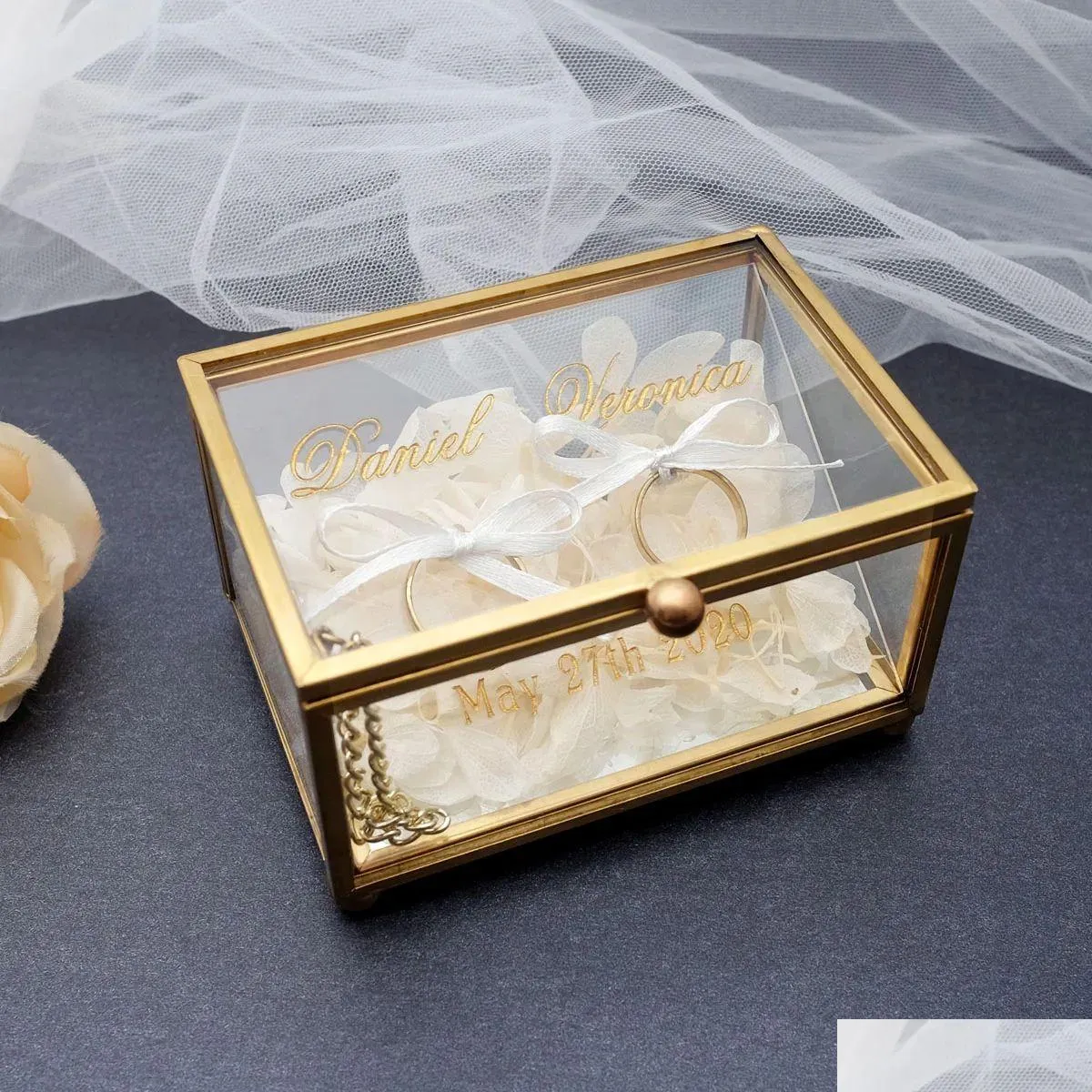 Pudełka na biżuterię Wyświetlacz spersonalizowane pudełko na obrączkę niestandardowe szklane organizator niestandardowe nazwiska i data dla małżeństwa zaręczyn