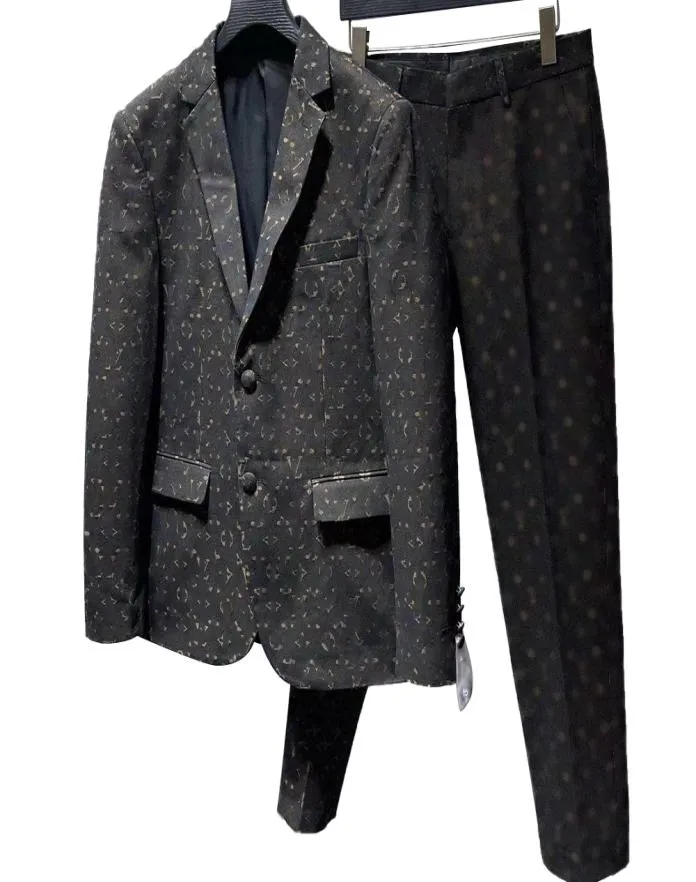 2023 Designer Fashion Men039S Suit Pak Coat Men039S Stylist Letter Borduurwerk Lange Mouw Plavee Party Trouw Jurk 8096107