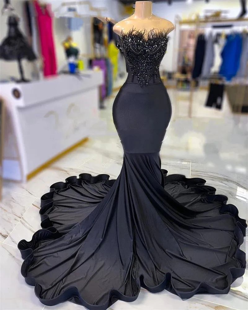 2024 Black Arabic Prom Dresses Sweetheart Crystals Beads Feather Lace Appliques Evening Dress Mermaid Formal Party Gowns Corset Back