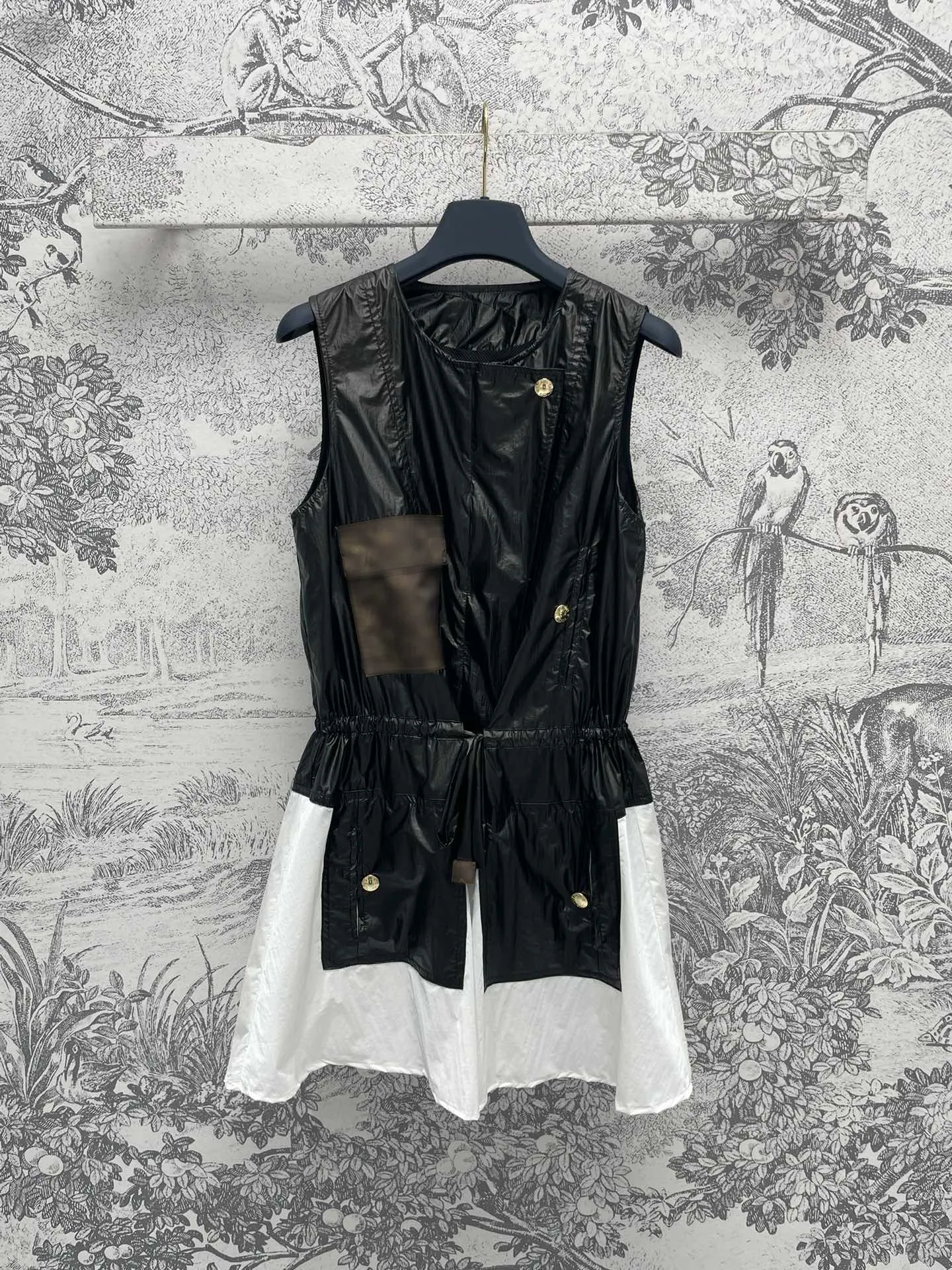 24 فستان للسيدات جينز جاكار جيوب الجلود القصيرة فستان بلا أكمام مع تصميم طية طية كلاسيكية يقلل