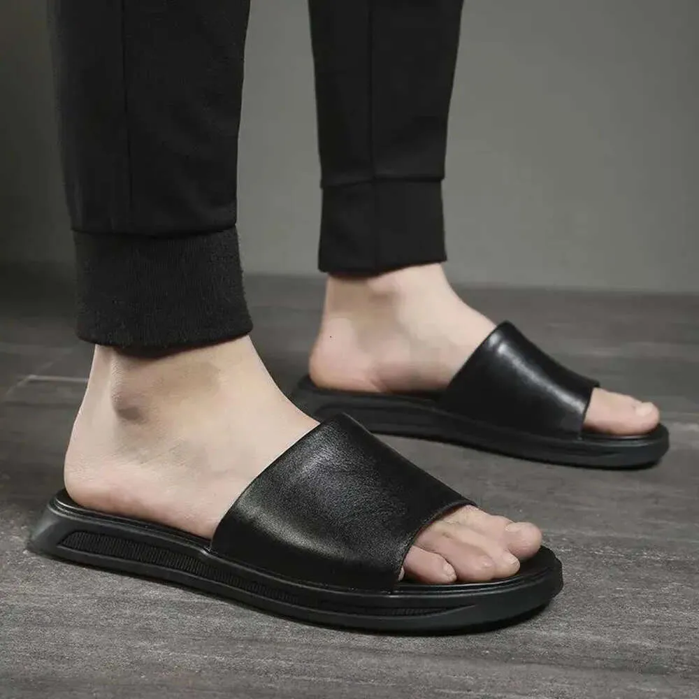 Läder sandaler äkta skor män tofflor fin sommar strand semester manlig platt coy cow svart tjock sula a1242 8d80