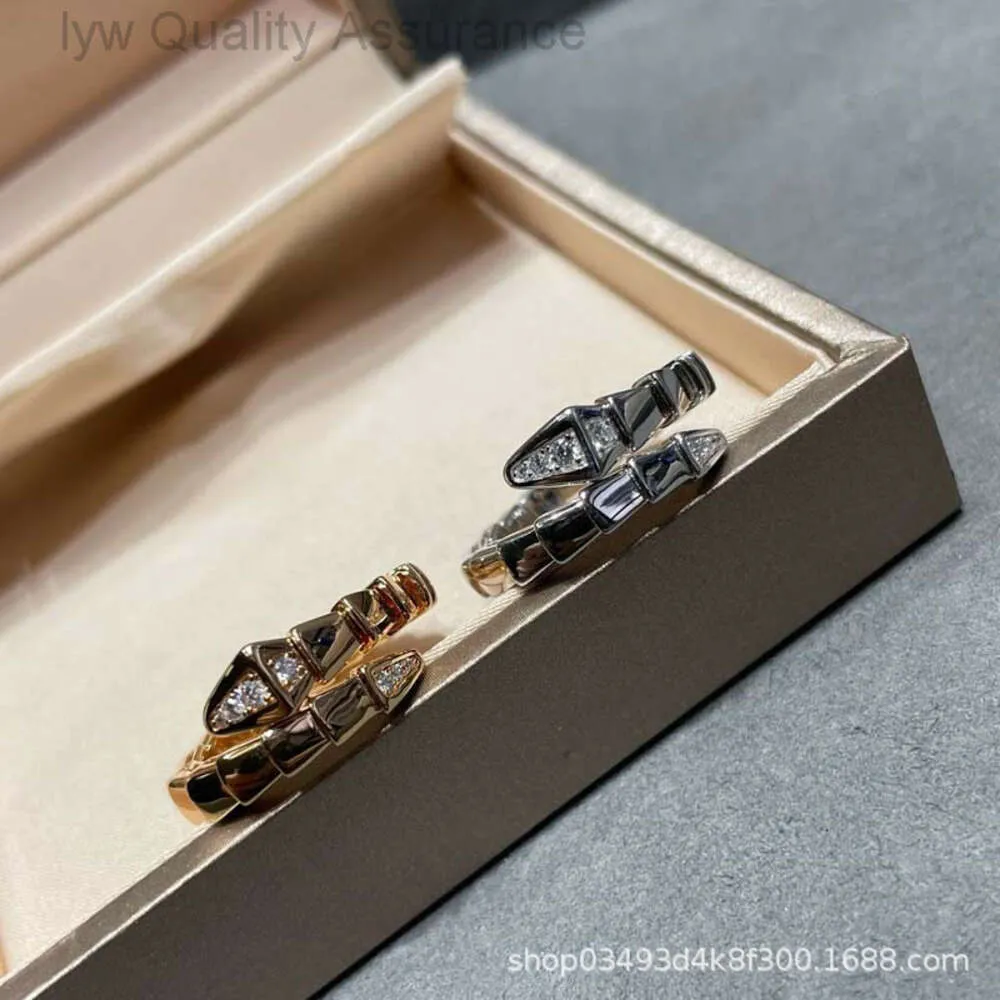 Pierścień designerski dla kobiety Bulgarie luksus urok Pierścień wąż wysokiej jakości Baojia Head and Tail Diamond Inkrustowany Spring Bone Bone Bone dla par biżuterii z wysokiej klasy parami