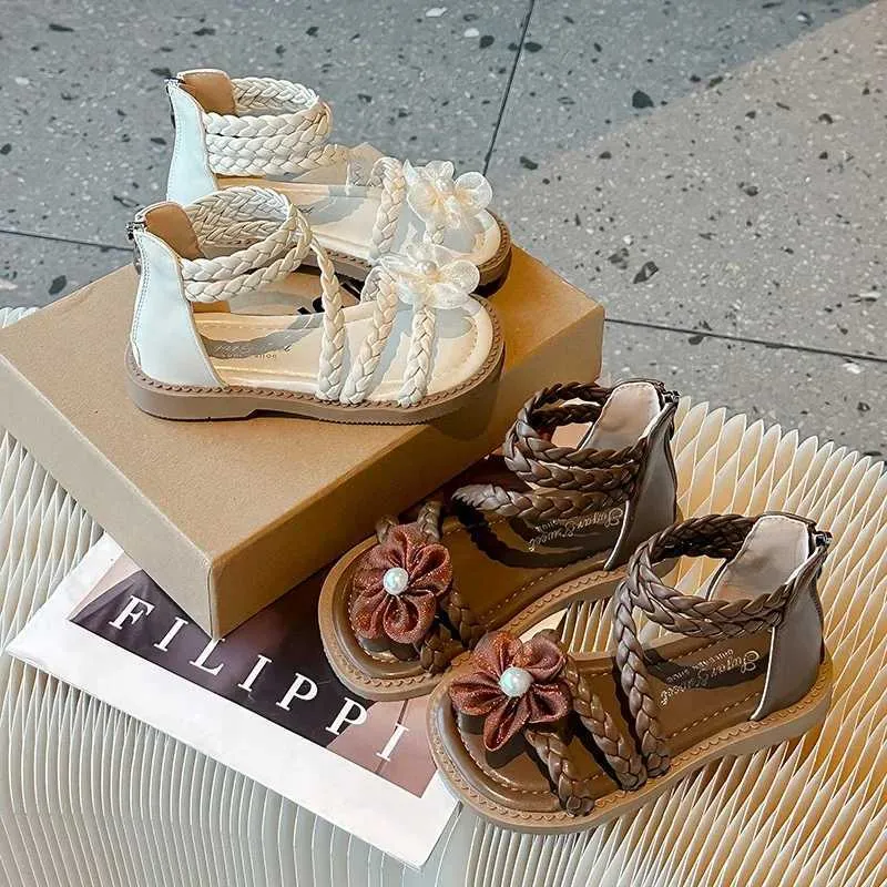 Sandali ragazze estive sandali fiore intrecciato dolce beige bruno cursore cursori con cerniera con cerniera ad alta caviglia per bambini eleganti scarpe per bambini 23-34 y240515