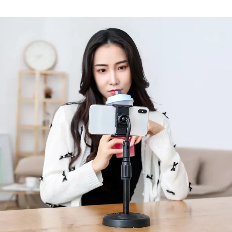 Portable Mini Lightweight Tripod Verstelbare standaard Selfie Stick Universal Mobile Phone Holder Holder Clip Smartphone Tripod voor telefoon