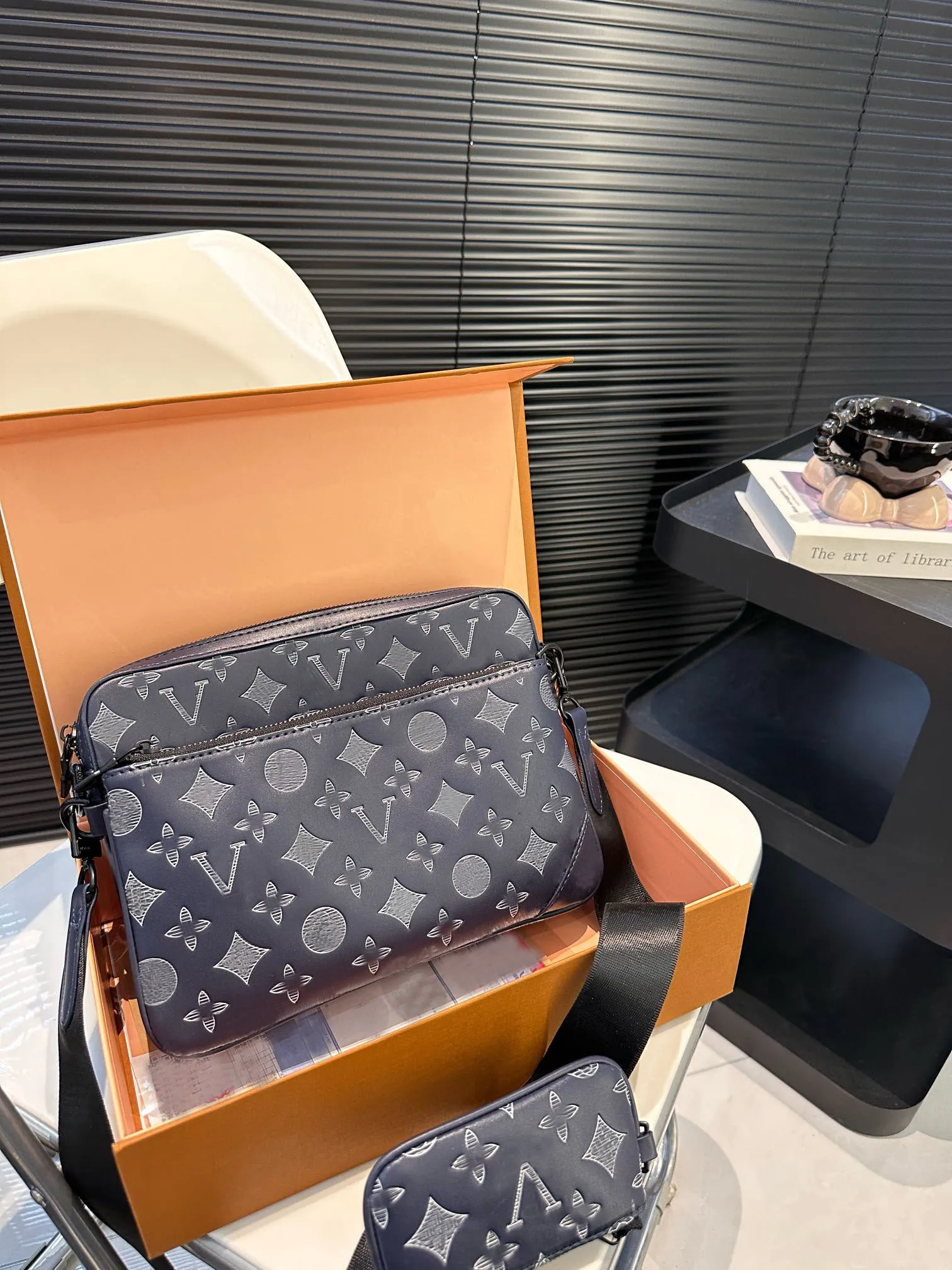 DHgate.com:Mens 3-Piece Designer Set: Stylish Shoulder Bag