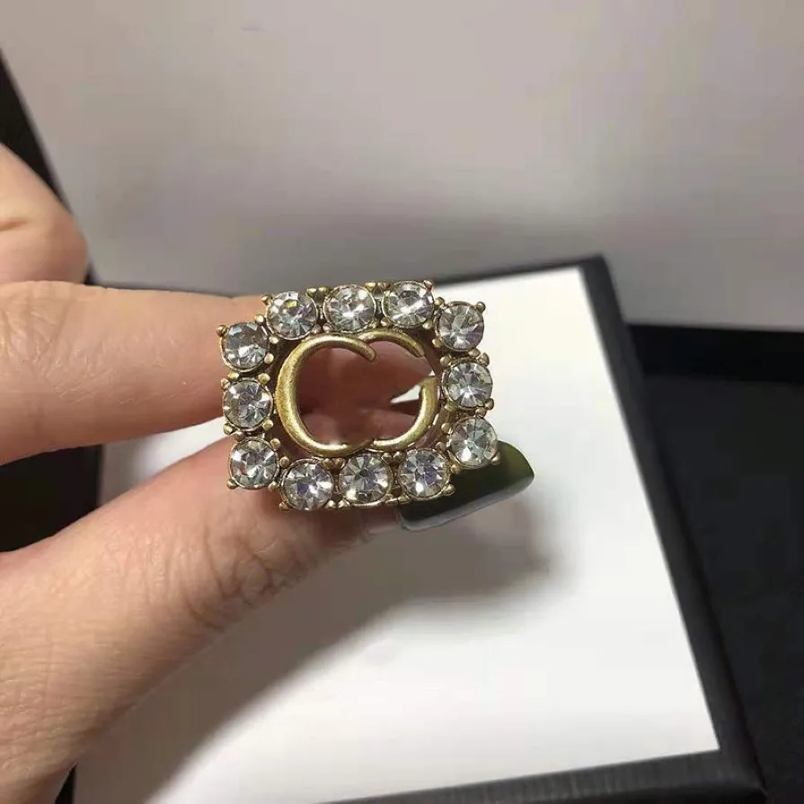 Wysokiej jakości Pierścienie projektantów marka podwójna literowa pierścionka dla kobiet dziewczęta męskie luksusowa biżuteria unisex z diamentowym eleganckim pierścieniem 300D