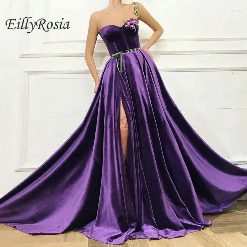 Party Dresses Purple Velvet Prom A Line Floor Length Side Split Sweetheart Elegant Evening Gowns Arabic Style Flowers Appliques Abiye
