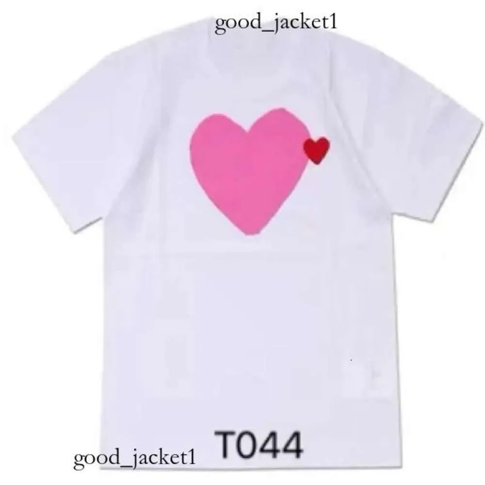 Designer CDGS Shirt Play T-shirt Commes des Garcons Cotton Fashion Marque Red Heart broderie T-shirt Women's Love Sleeve Couple de manches courtes Men CDGS HOODIE 496