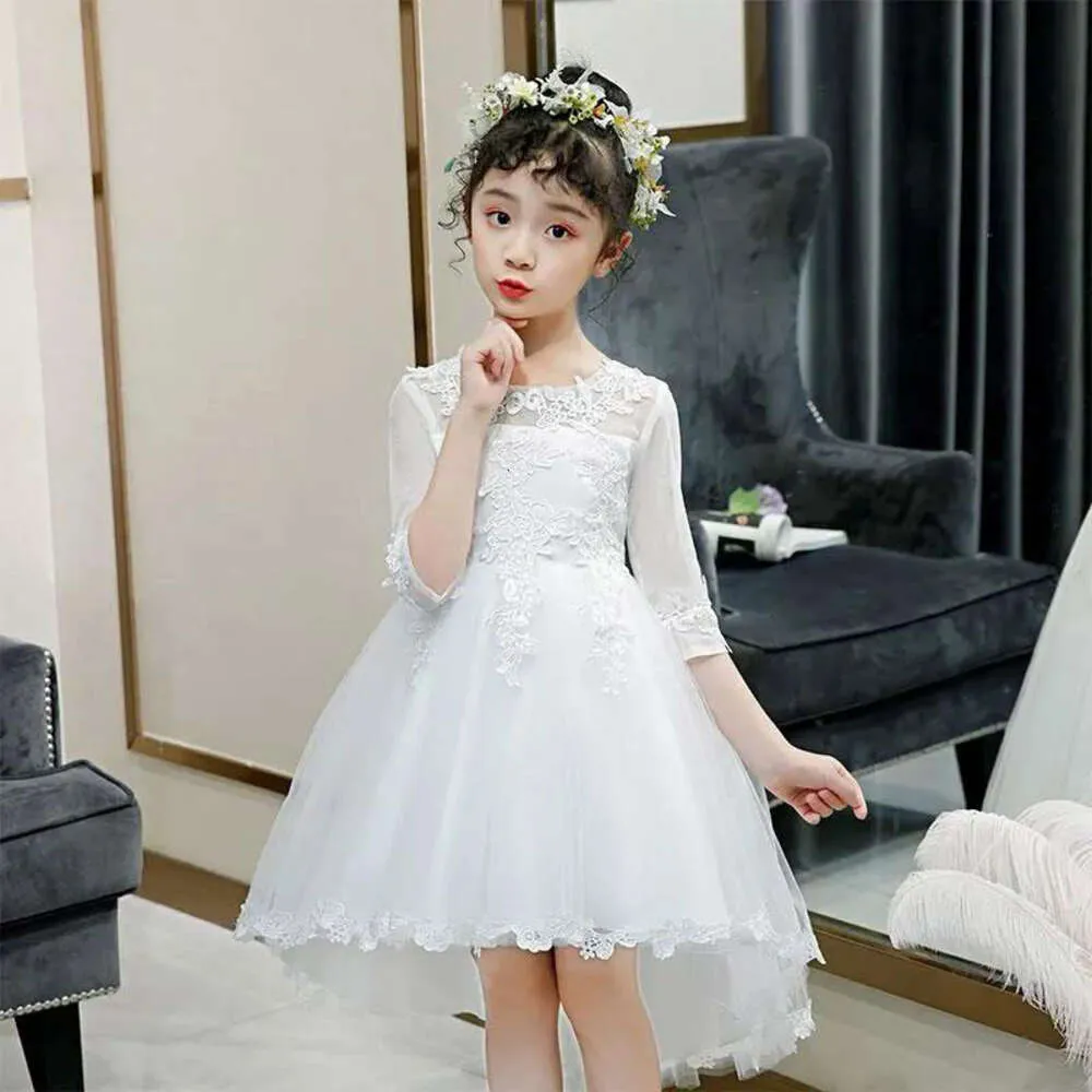 Girl's Princess Tail Children's White Gauze Host Performance Robe Performance Mariage Fleur Petite fille L2405