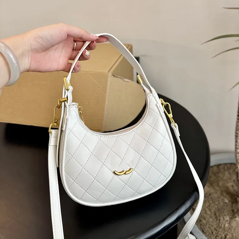 Crescent Shape Designer Portable Women Shoulder Bag Soft Leather Adjustable Shoulder Underarm Bag Classic Diamond Lattice Ladies Luxury Shoulder Handbag 20x12cm