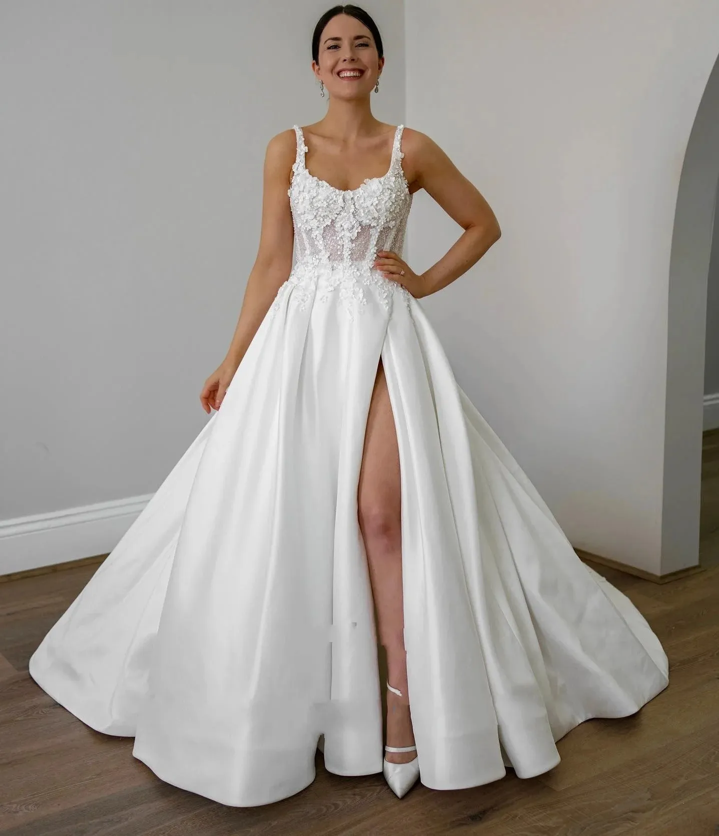 Elegant 3D Flower Appliques A-Line Wedding Dress main image 1