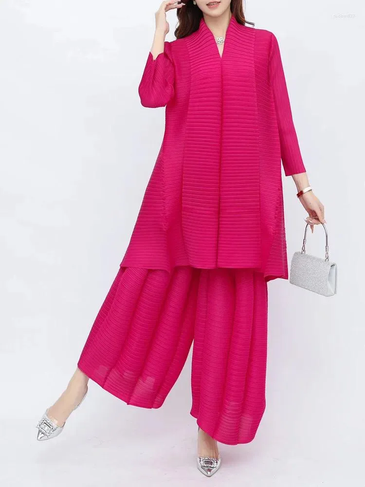 Kvinnors tvåbitar byxor Miyake Fold 2024 Summer Solid Color Suit Fashion Temperament Loose Top Casual Wide Ben Two-Piece Set