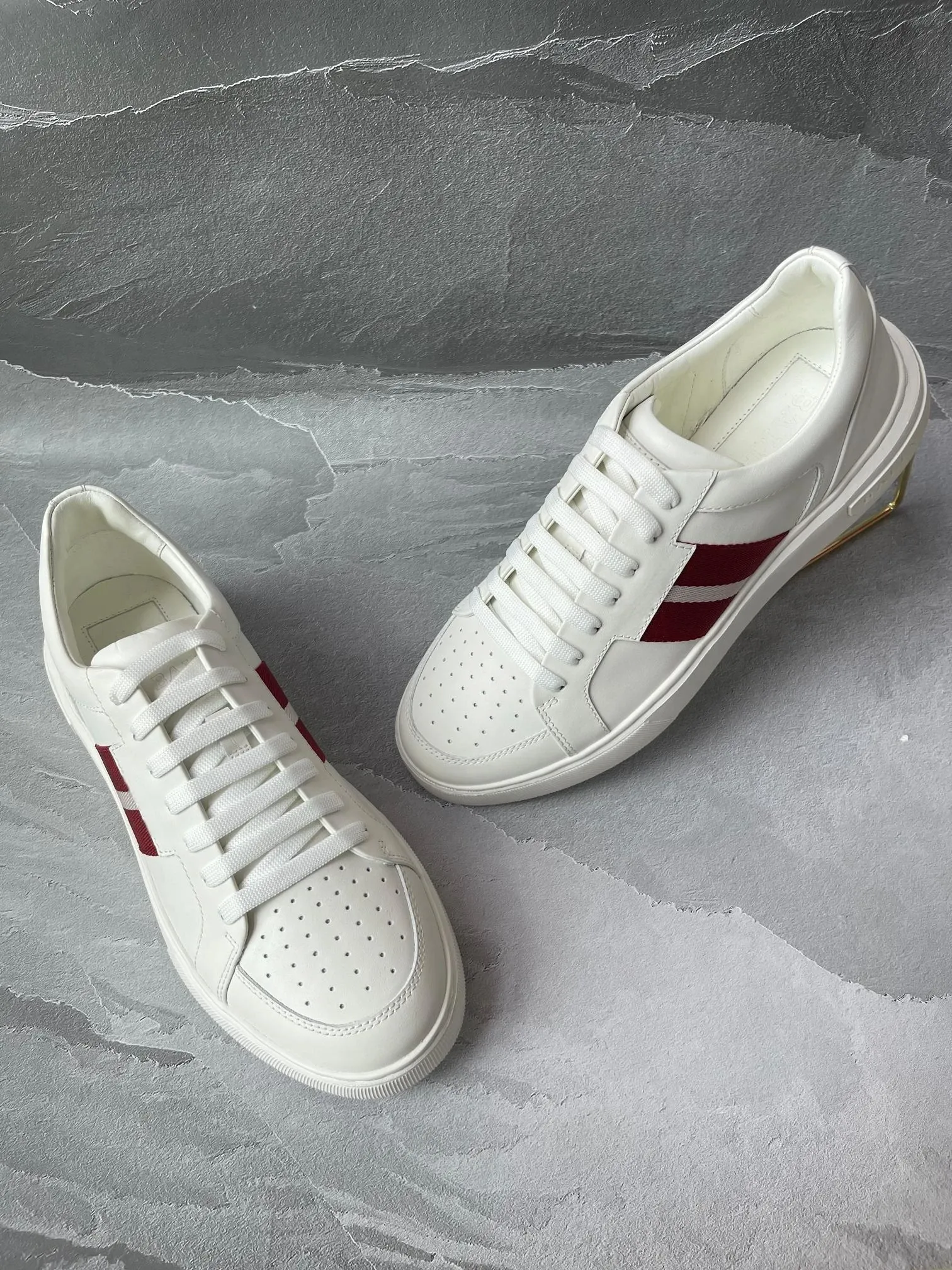 DHgate Ballys Mens Fashion Designer Sneakers White Casual Non Slip Tennis Shoes for Active Lifestyles Shoes Accessories