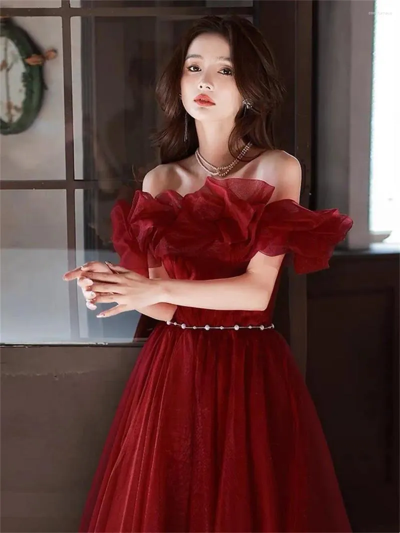 Sukienki imprezowe 14030#2024 Przyjazd Elegancki rękaw z czapką A Red Off the ramion Lllusion Pearl Belt Lady Sukienka balowa
