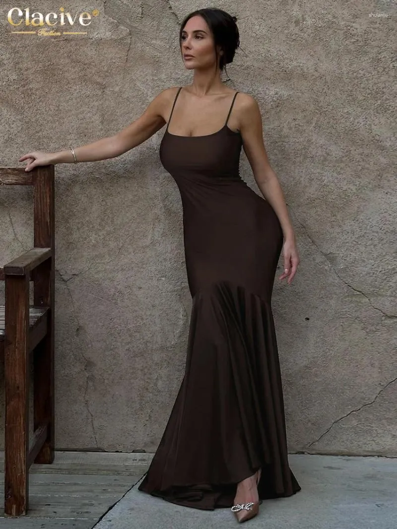 Casual jurken Clacive sexy slanke bruine gebreide jurk zomerriem mouwloze enkellengte elegant backless feest voor vrouwen 2024