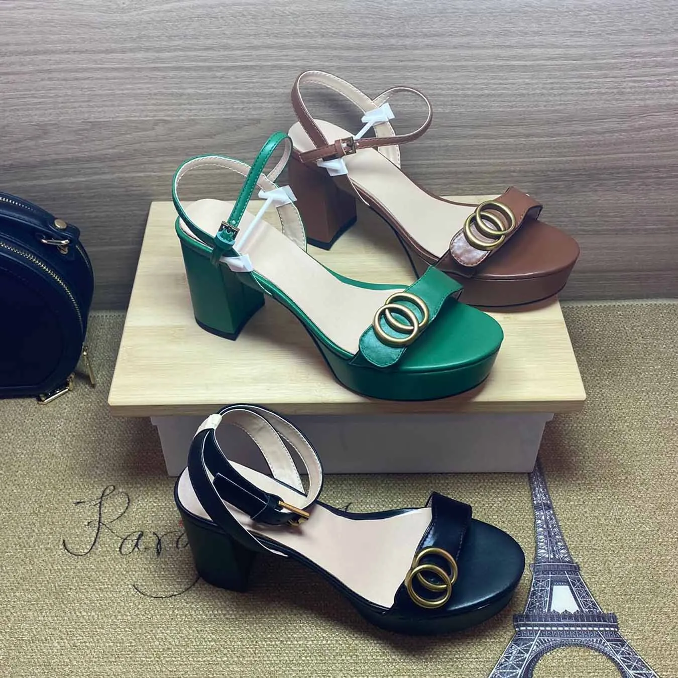 Sangle de boucle en cuir feminine Sandales a talons hauts chaussures de danse formelle talon epais talon chunky talon 2024