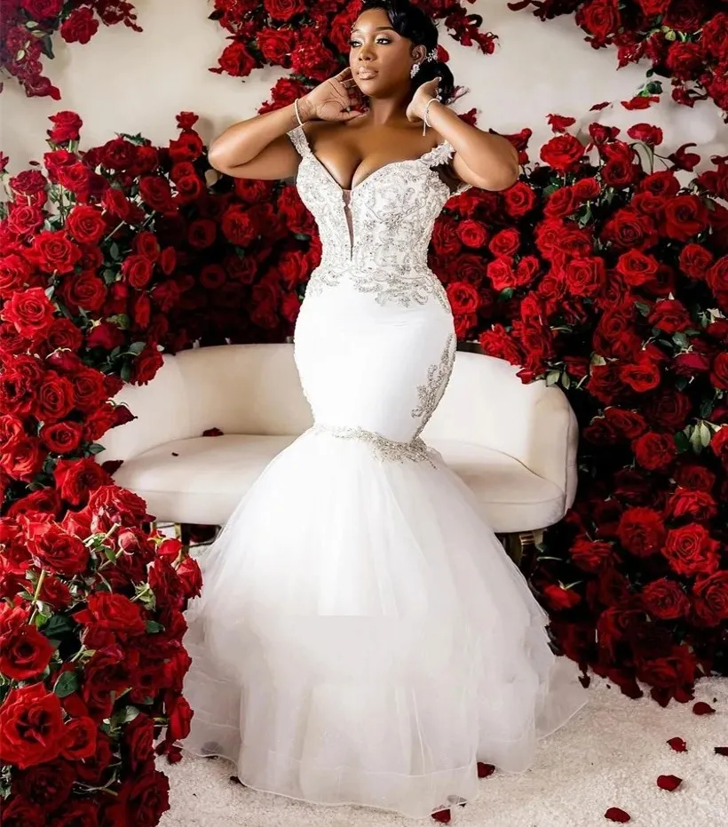Dubai Gold Off Shoulder Design Wedding Dresses 2025 Handmade Flowers Beading Sexy Bridal Gowns HM67135 Custom Made