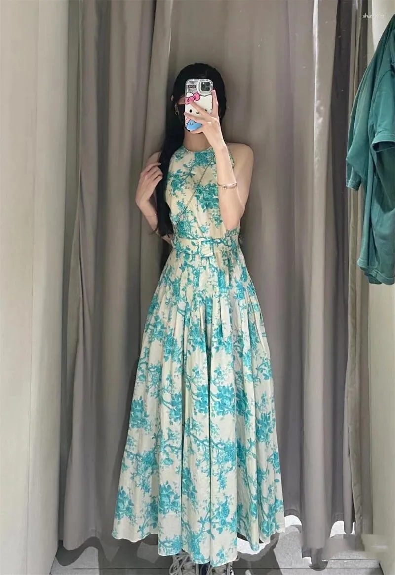 Slimming maxi dresses with sleeves online