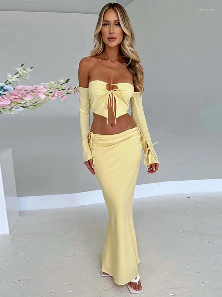 tulle a-line wedding dress with floral appliques A-Line Wedding Gown with Embroidered Lace – Floral Applique Dress with Crystal-Embellished Straps and Sweetheart Neckline Plus Size