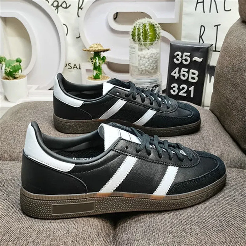 Originele Kwaliteit Handbal Casual Schoenen Gom Scarlet Aluminium Kern Black Scarlet Gum Clear Pink Arctic Night Light Black Geelbruine Mannen Dames Klassieke Sneakers Van 19 65 DHgate