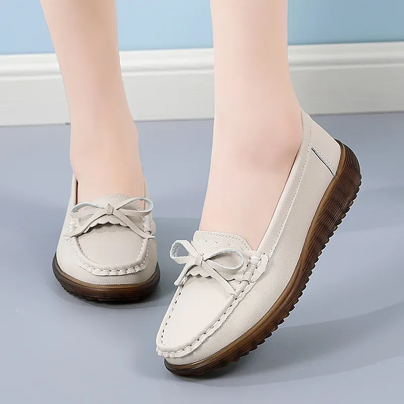 Stylish Leather Peas Boat Shoes For Women Non Slip Moccasins With Slope Heel Perfect For Casual Wear And Nursing 2022 Collection From Ddmydesign 24.22 DHgate.Com
