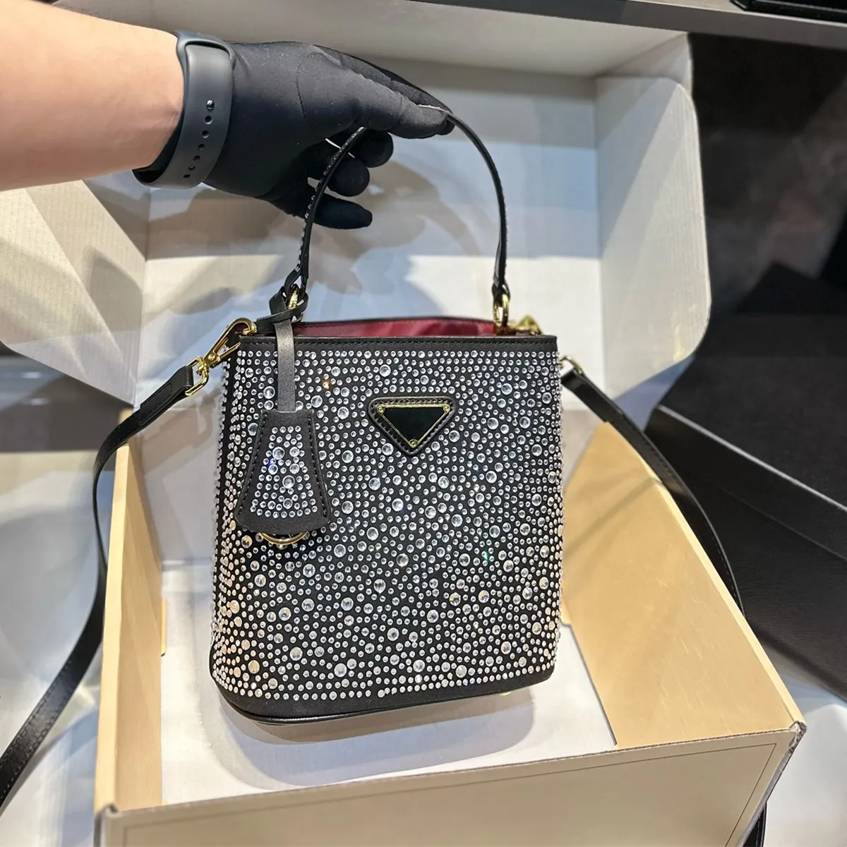 Designer diamond-encrusted handbags stylish shoulder chain bags high-end messenger bags for ladies and men shopping bags handbags