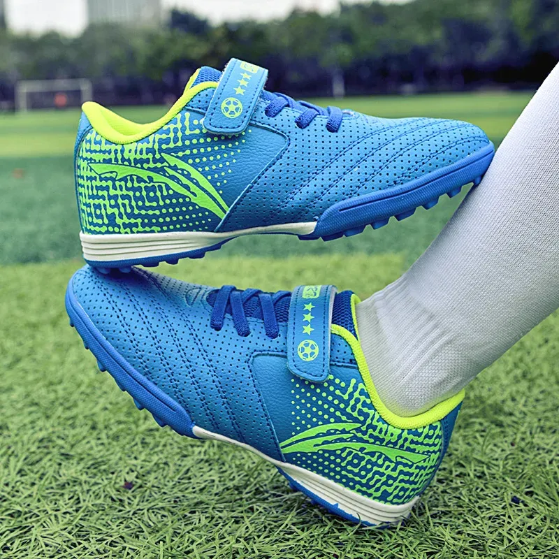 Zomer Kinderen Voetbalschoenen Jongens Niet Slip Studenten Trainen Laarzen Turf Voetbalschoenen Voor Kinderen Kunstmatige Gras Futsal Sneaker Van 27 96 DHgate