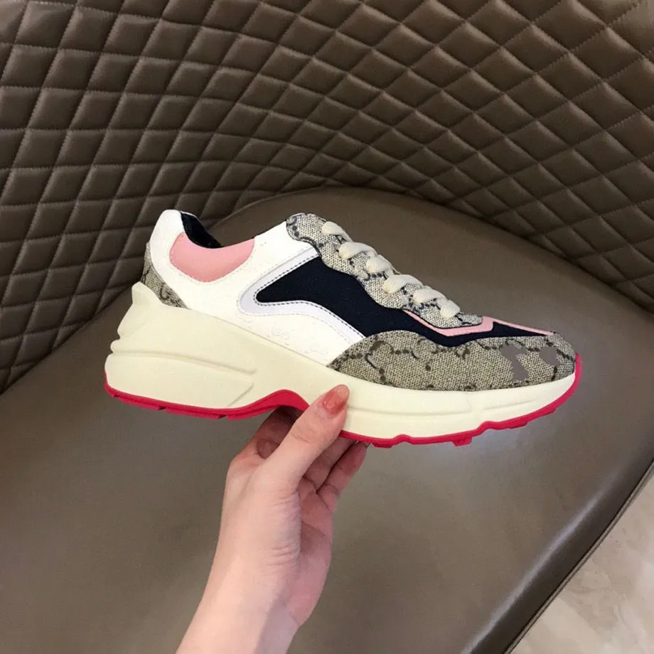 Chaussures decontractees hommes Femmes Designer Sneakers Vintage Chaussures Fashion Designers Shoe Dames Dames Dress Shoes RDDSWQ00001