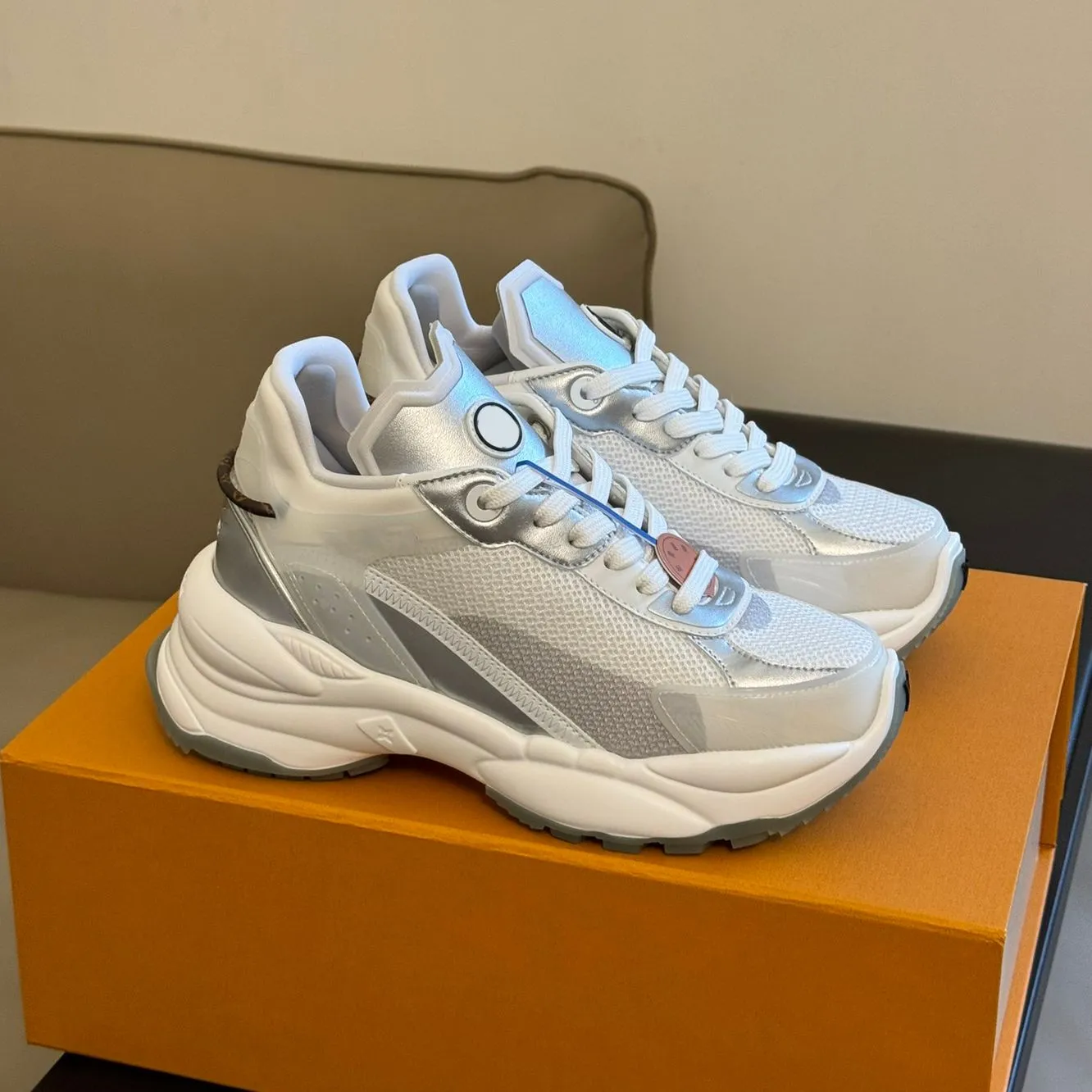 Trend in the box shoes shop