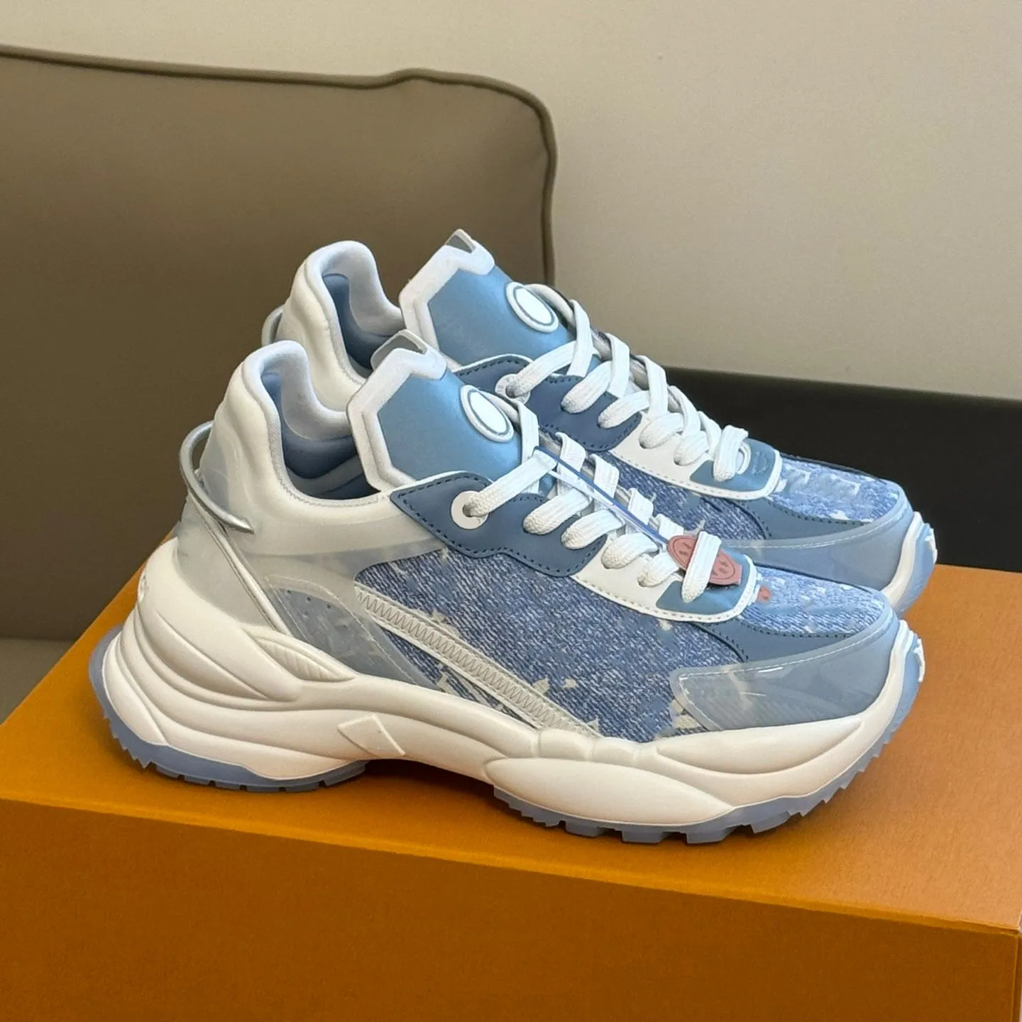 Trend in the box shoes on sale