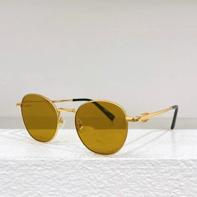 Oval polarized sunglasses for men and women with UV400 