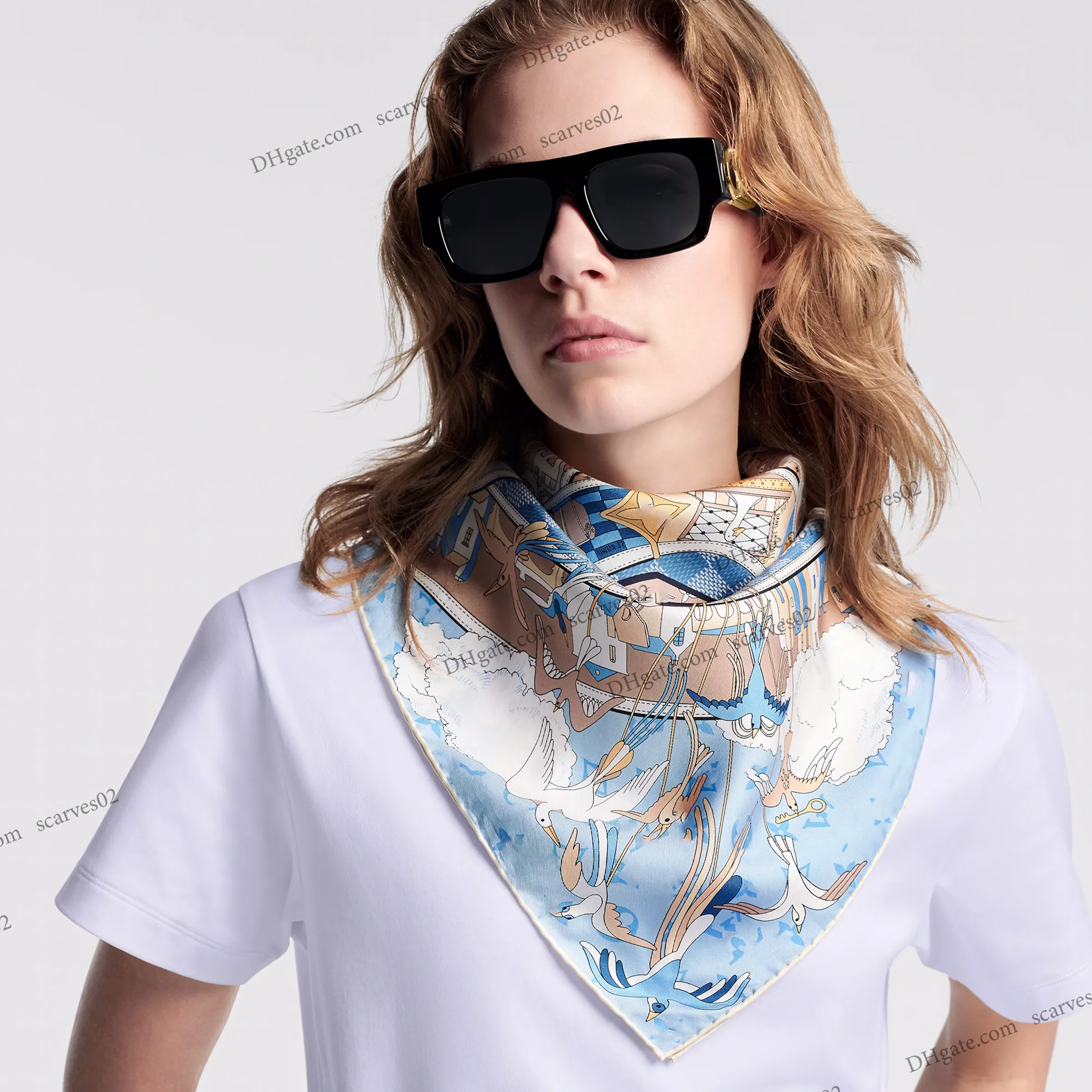Malles Merveilleuses Silk Scarf for Women 90x90cm Designer Print Elegant Headband Travel Accessory Latest Style 2024