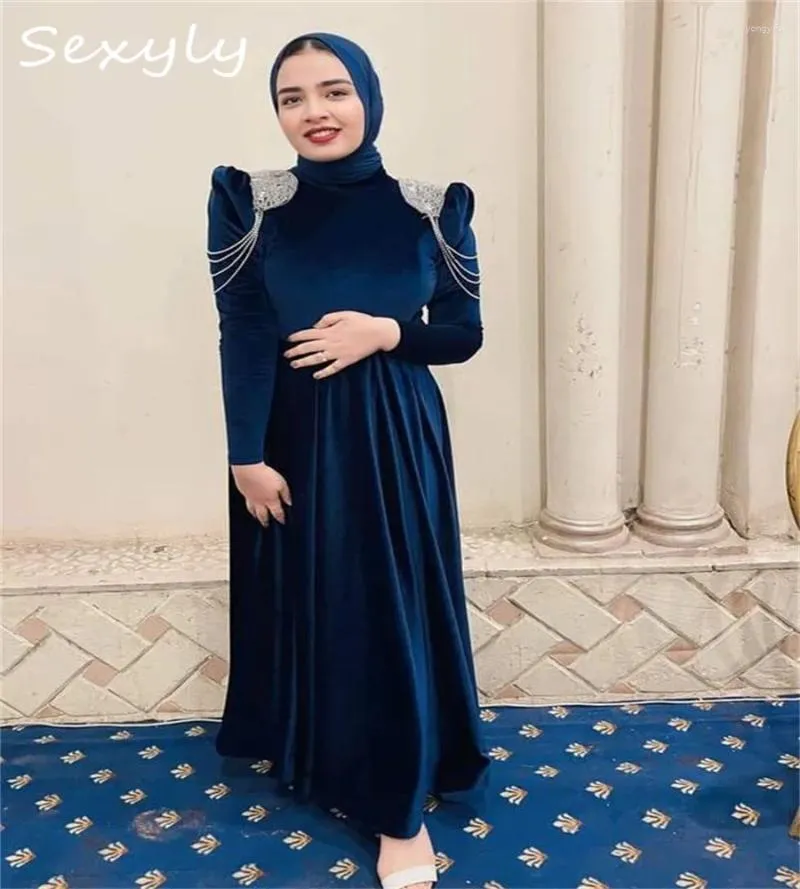Arabic dress for dinner best sale