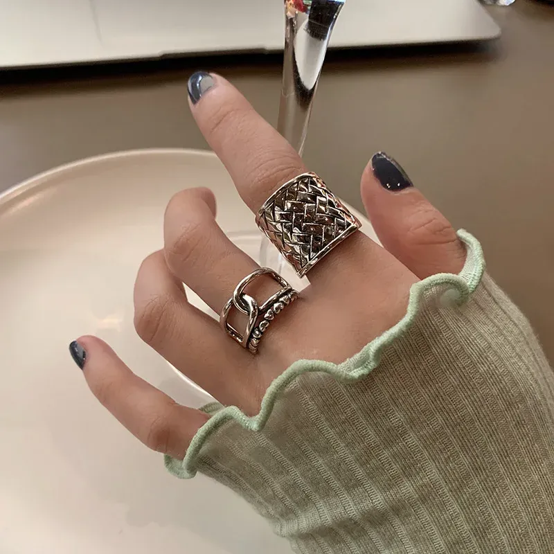 Korean INS Trend Retro Wide Exaggerated Self Defence Ring For Men And Women Open And Adjustable Silver Index Finger Self Defence Ring From Ddmycrazy 7.96 DHgate.Com