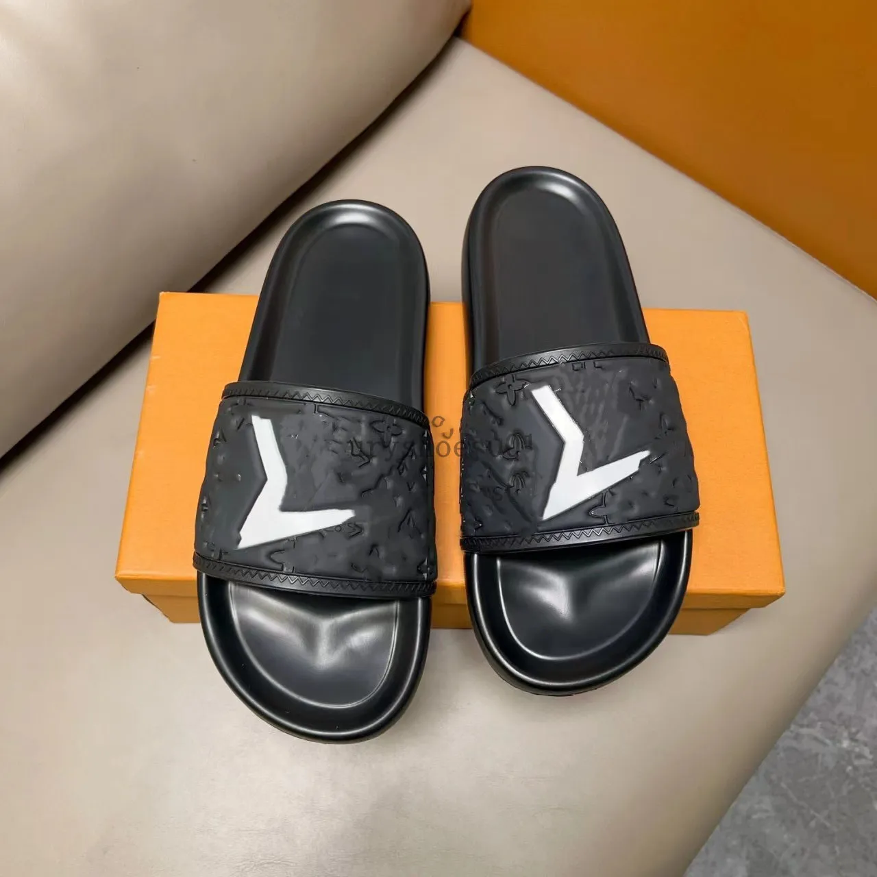 Designer Slippers Pool Slides Pool Pool Platform Plateforme Men Sandales Mules Slipper Classic Brand Summer Beach Outdoor Scuffs Casual Chores Emed Soft Flat Shoe Taille 5.23 01 Du 28 55 DHgate