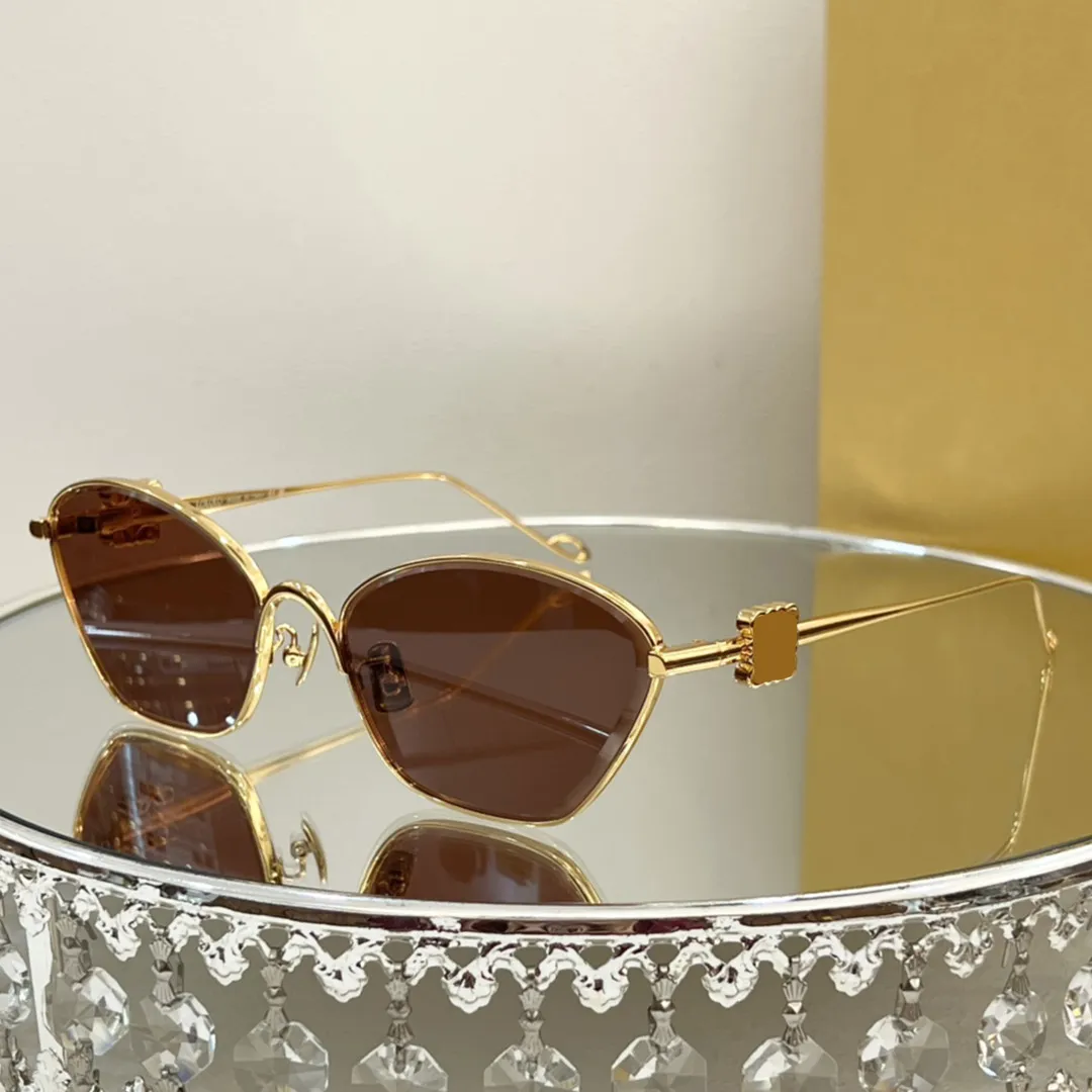 Designer Sunglasses Metal Frame Cat Eye Polygon Resin Lenses  display picture 1